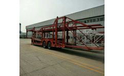 梁山跃通专用汽车 12米工程机械运输半挂车的专业之选